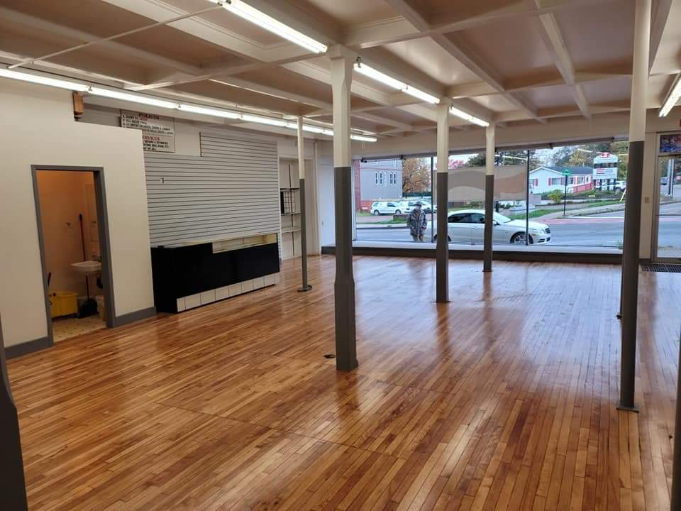 Express It Now | 111 Victoria St E, Amherst, NS B4H 1X9, Canada | Phone: (902) 669-0469