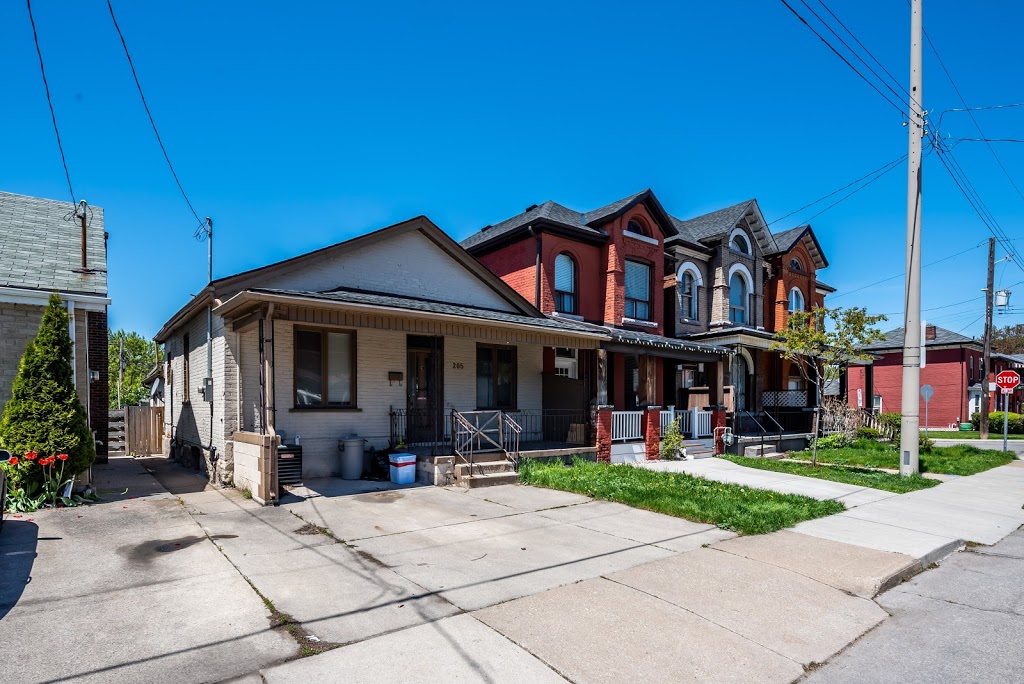 We Buy Your House | 453 Wentworth St N, Hamilton, ON L8K 6N1, Canada | Phone: (289) 426-2700