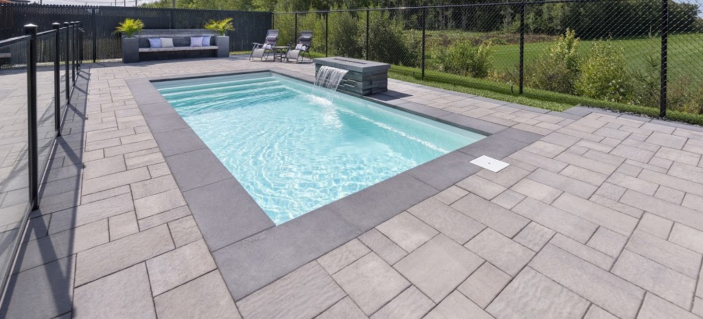 Piscines creusées en fibre de verre Aquarino | Non ouvert au public : 3155 Boulevard des Entreprises Salles de montre : -490, Rue Sicard, Mascouche, J7K 3G5 Sur rendez-vous seulement : 1 877 492-2720 Pépinière Des Sources Inc. : 1789 boul des Sources, Terrebonne, QC J6X 4J8, Canada | Phone: (877) 492-2720
