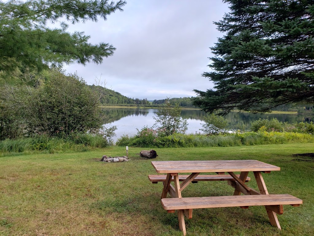 Camping Sauvage Céraro | 76 Chemin des Défricheurs, La Minerve, QC J0T 1S0, Canada | Phone: (819) 274-2314