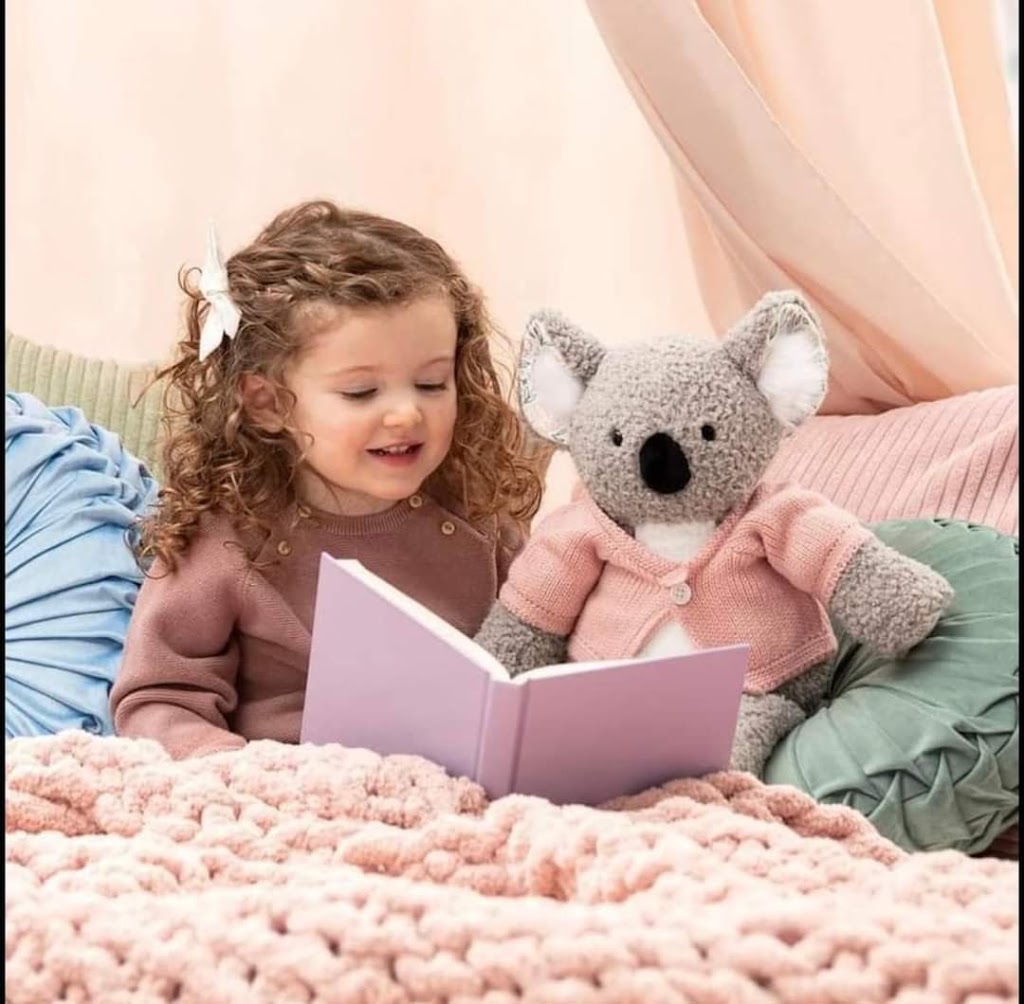 Scentsy Independent Consultant Michelle Slatter | 52 Fairfield Ave, Hamilton, ON L8H 5G8, Canada | Phone: (905) 870-0524