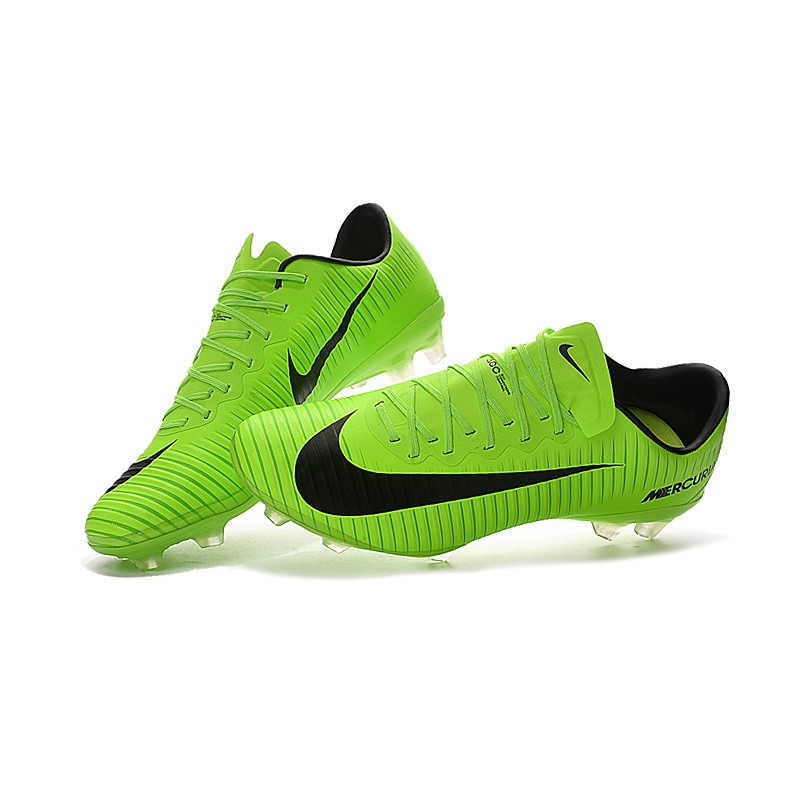 Soccer Maxx Milton | 13 Charles St #103, Milton, ON L9T 2G5, Canada | Phone: (905) 878-0506