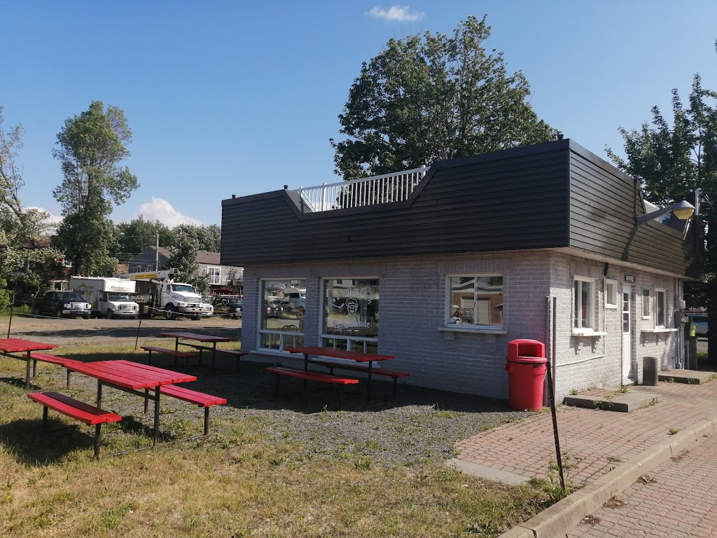 LAvant-Match Casse-Croûte | 4519 Boulevard Saint-Joseph, Saint-Nicéphore, QC J2A 1A9, Canada | Phone: (819) 477-6464
