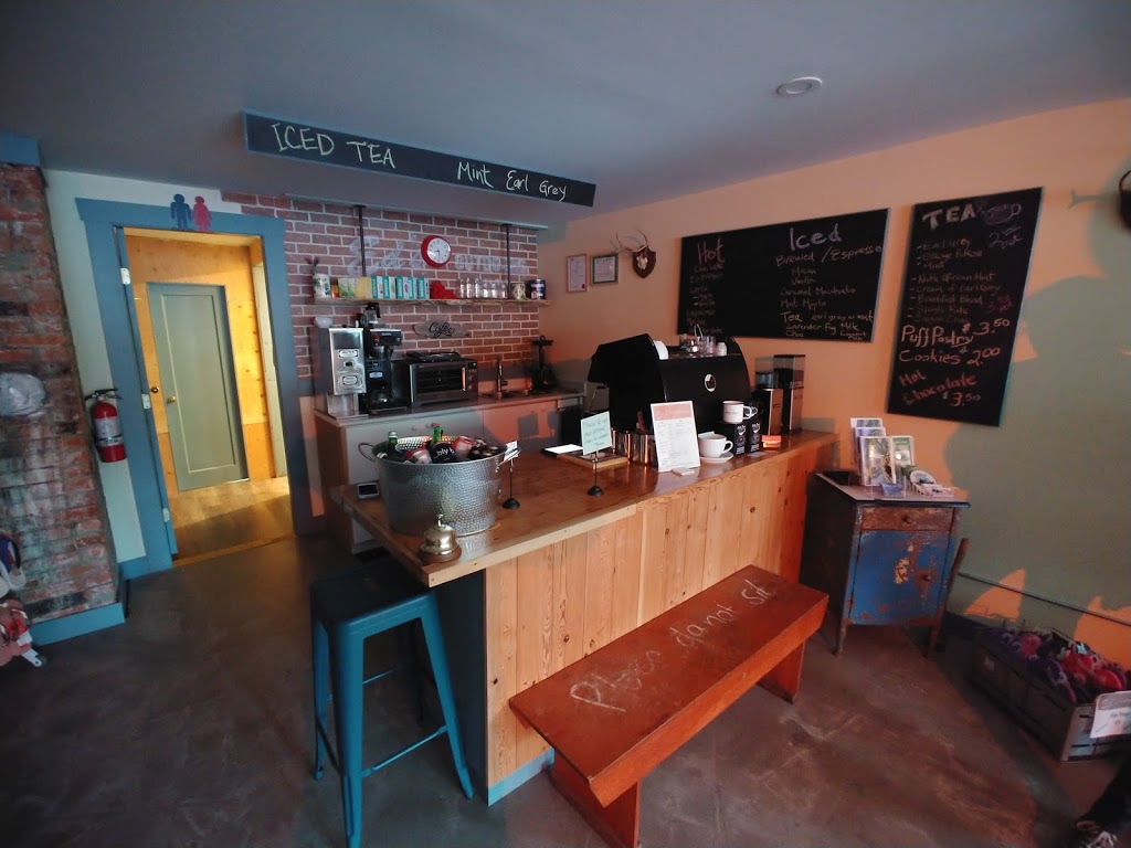 Eds Coffeehouse | 67 S Shore Rd, Lake Cowichan, BC V0R 2G0, Canada | Phone: (250) 507-7110