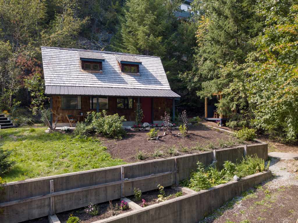Whistler Real Estate Agent Madison Perry | 106-7015 Nesters Rd, Whistler, BC V8E 0X1, Canada | Phone: (778) 919-7653