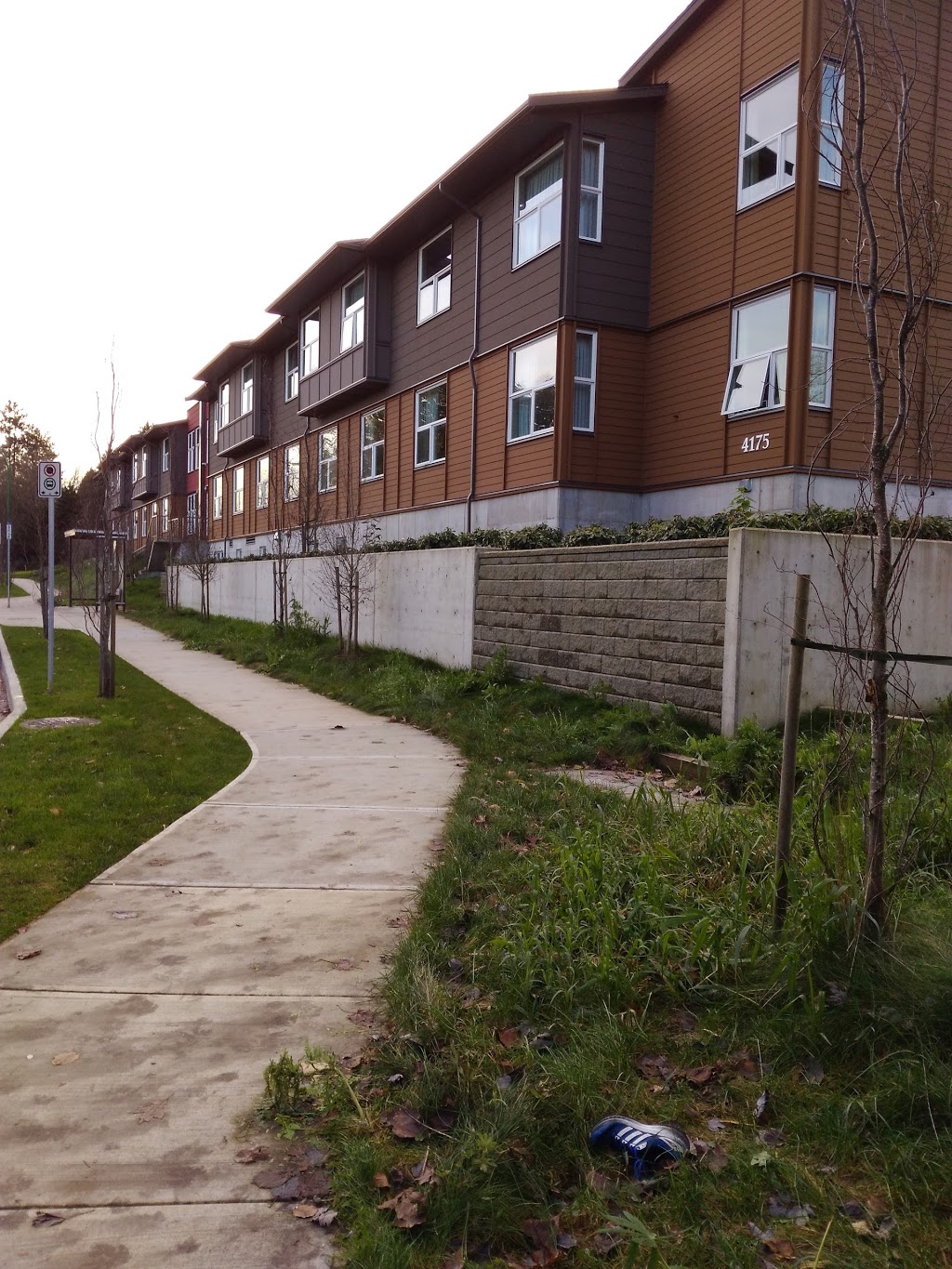Dania Home | 4175 Norland Ave, Burnaby, BC V5G 3S7, Canada | Phone: (604) 299-2414