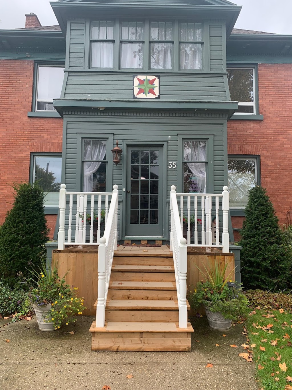 The Quilt Jeannie | 35 Thomas St, Harriston, ON N0G 1Z0, Canada | Phone: (519) 502-6064