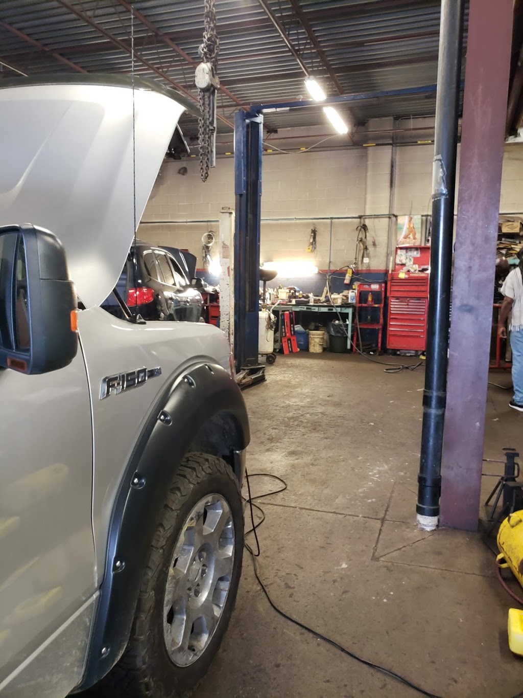 Robert Car Care | 50 Lloyd St, Hamilton, ON L8L 3H4, Canada | Phone: (905) 512-3968
