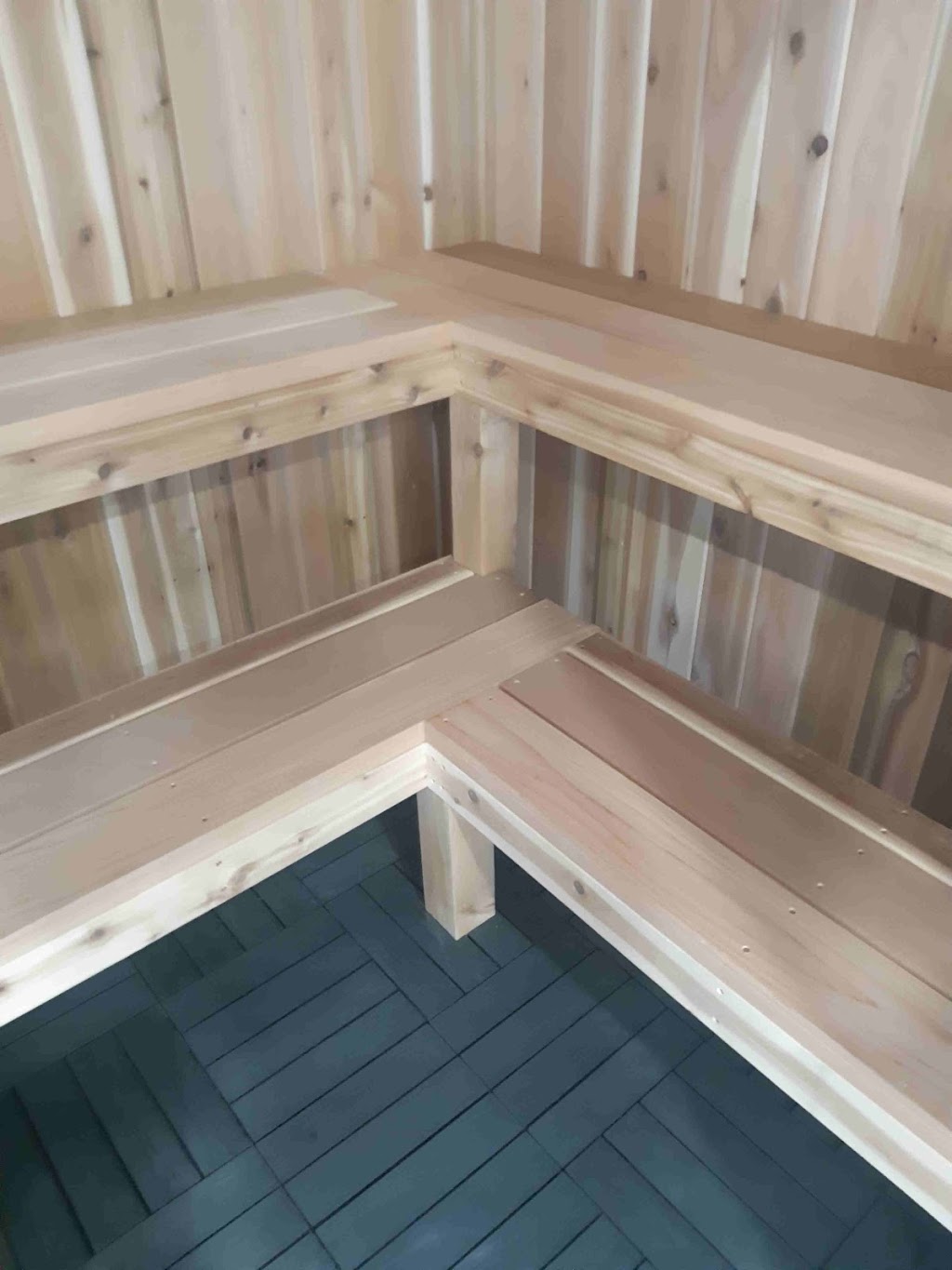 Albanese Creative Decks | 393 Blake St Unit 2, Barrie, ON L4M 1L1, Canada | Phone: (647) 881-6853