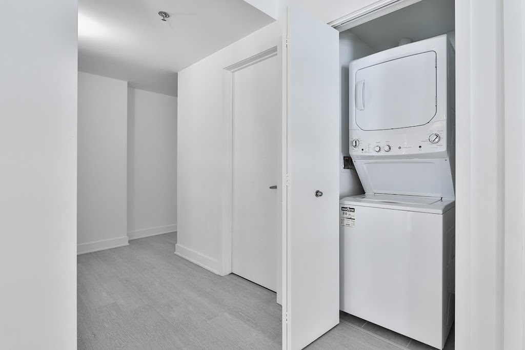 Eq8 Phase 3 building | 6850 Blvd. Newman, LaSalle, QC H8N 0G7, Canada | Phone: (514) 364-0727