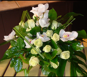 Petals | 9255 Woodbine Ave, Markham, ON L6C 1Y9, Canada | Phone: (905) 887-8080
