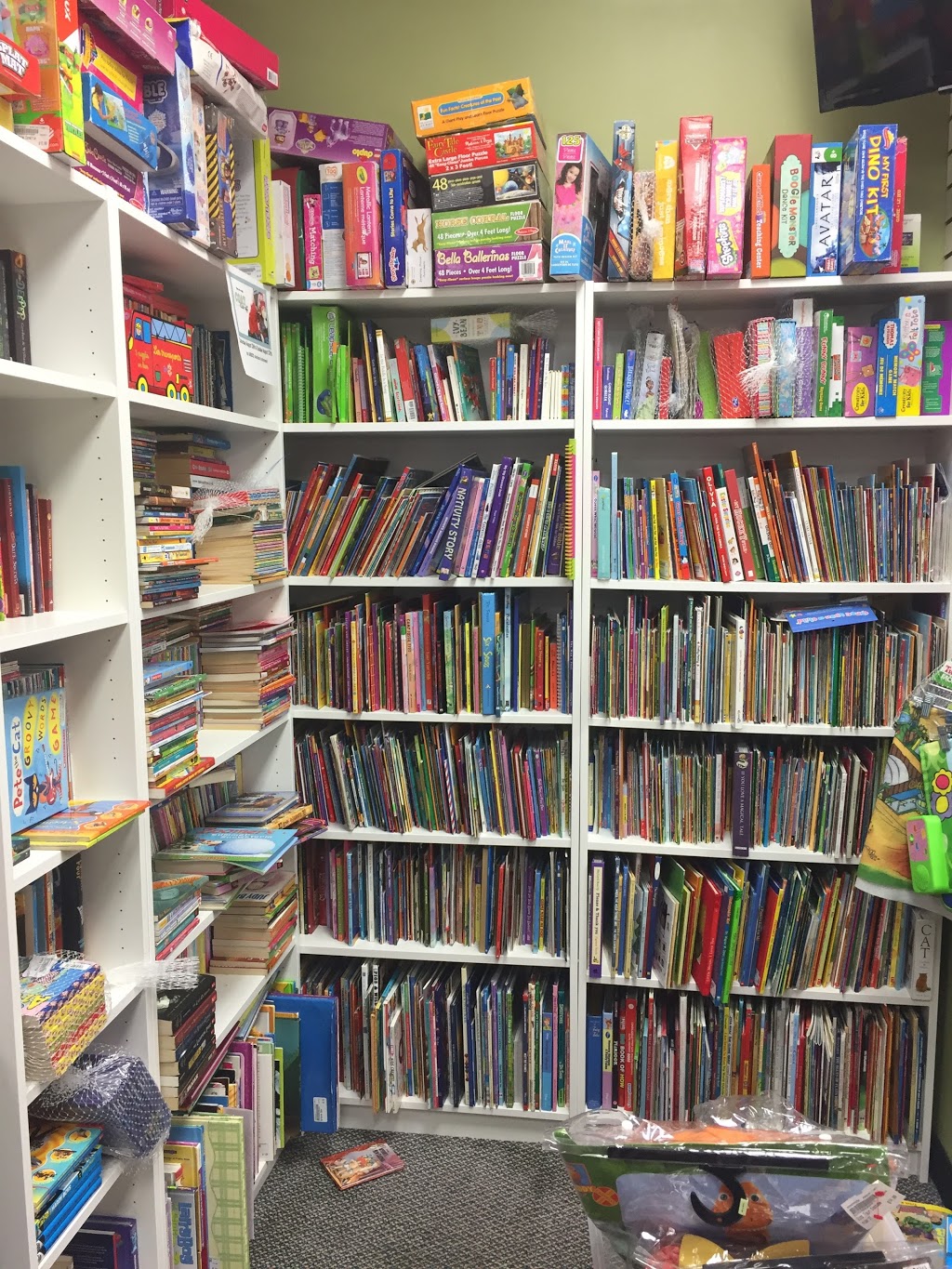 Once Upon A Child | 2423 Trafalgar Rd #1, Oakville, ON L6H 6K7, Canada | Phone: (905) 257-5775