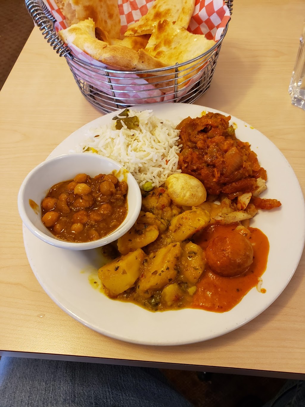 Village of India | 1407 London Rd, Sarnia, ON N7S 6K4, Canada | Phone: (519) 541-0846