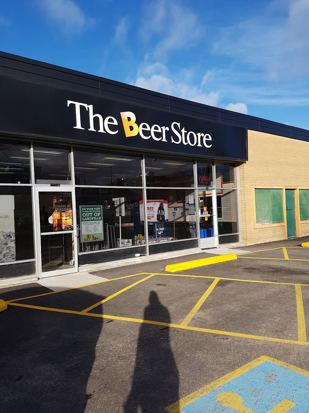 Beer Store 4690 | 311 Nelson St, Pembroke, ON K8A 3N5, Canada | Phone: (613) 732-3651