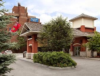 Travelodge by Wyndham Ottawa West | 1376 Carling Ave, Ottawa, ON K1Z 7L5, Canada | Phone: (613) 722-7600
