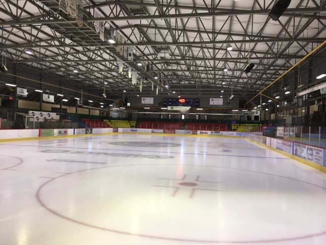 Windsor Arena | 250 Rue Georges-Guilbault, Windsor, QC J1S 1M8, Canada | Phone: (819) 845-7888