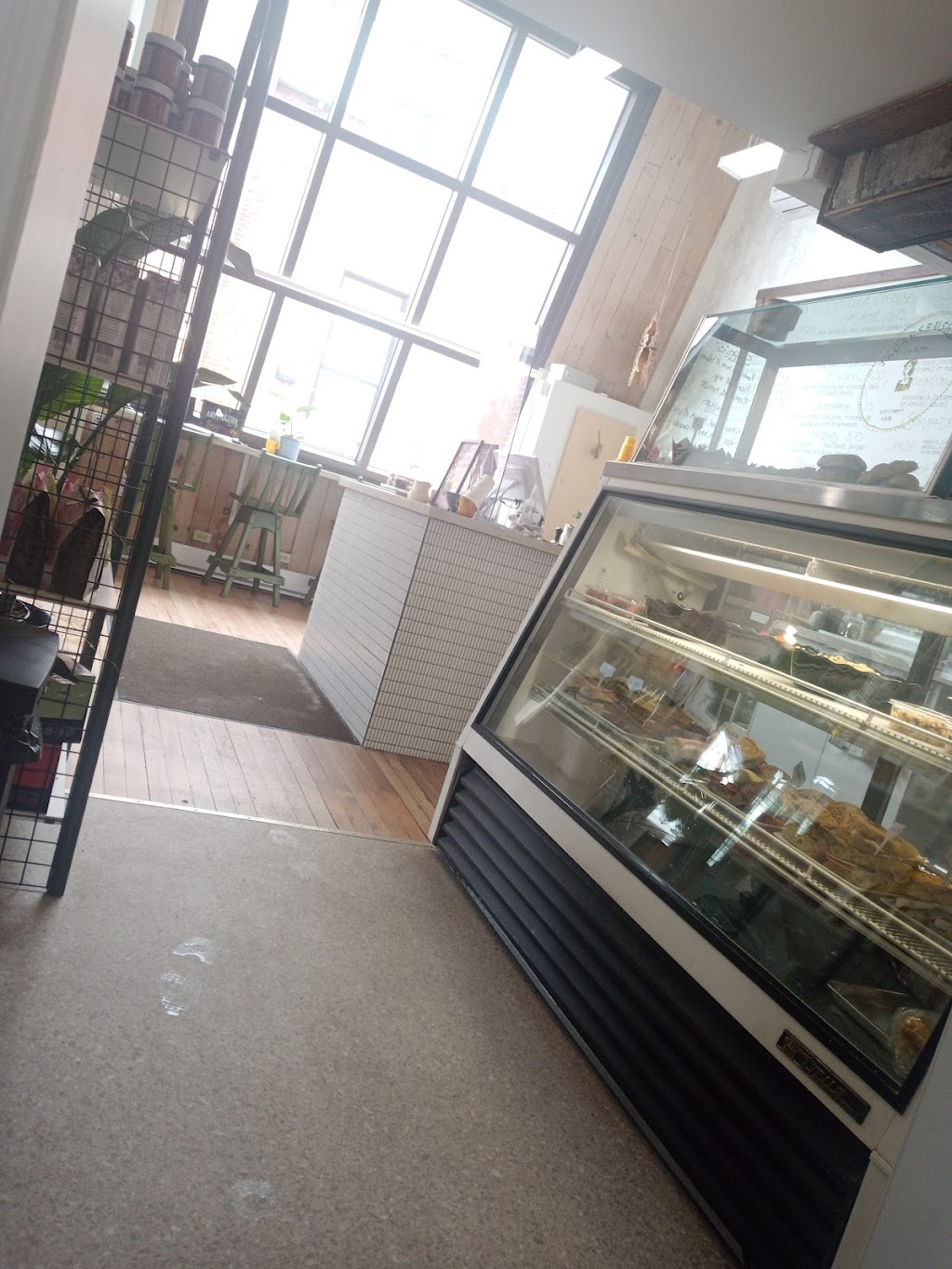 Les Jacasseuses | 1 Rue de la Poste, Beauharnois, QC J6N 2S7, Canada | Phone: (450) 225-2221