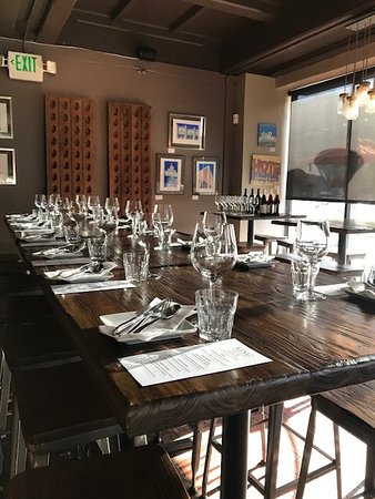 New District Wine Beer Spirits | 5650 Dunbar St, Vancouver, BC V6N 1W7, Canada | Phone: (604) 267-2337