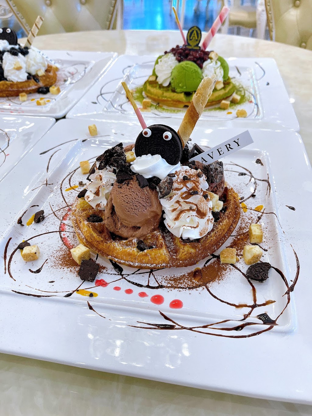 Avery Cafe Restaurant | 112-4751 Garden City Rd, Richmond, BC V6X 3M7, Canada | Phone: (604) 285-7771