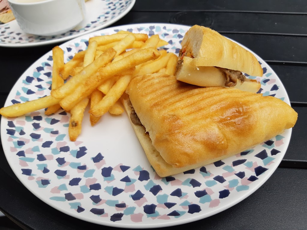 Symphony Grill & Cafe | 3555 Gilmore Way, Burnaby, BC V5G 3B2, Canada | Phone: (604) 812-5524