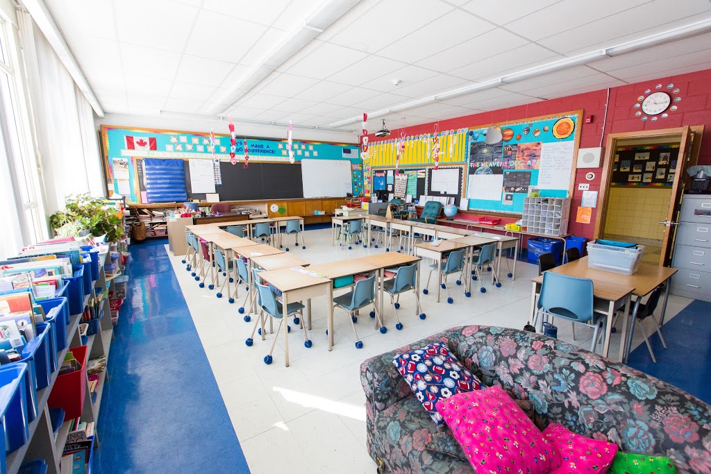 John Knox Christian School | 795 Hamilton Regional Rd 8, Stoney Creek, ON L8E 5J3, Canada | Phone: (905) 643-2460