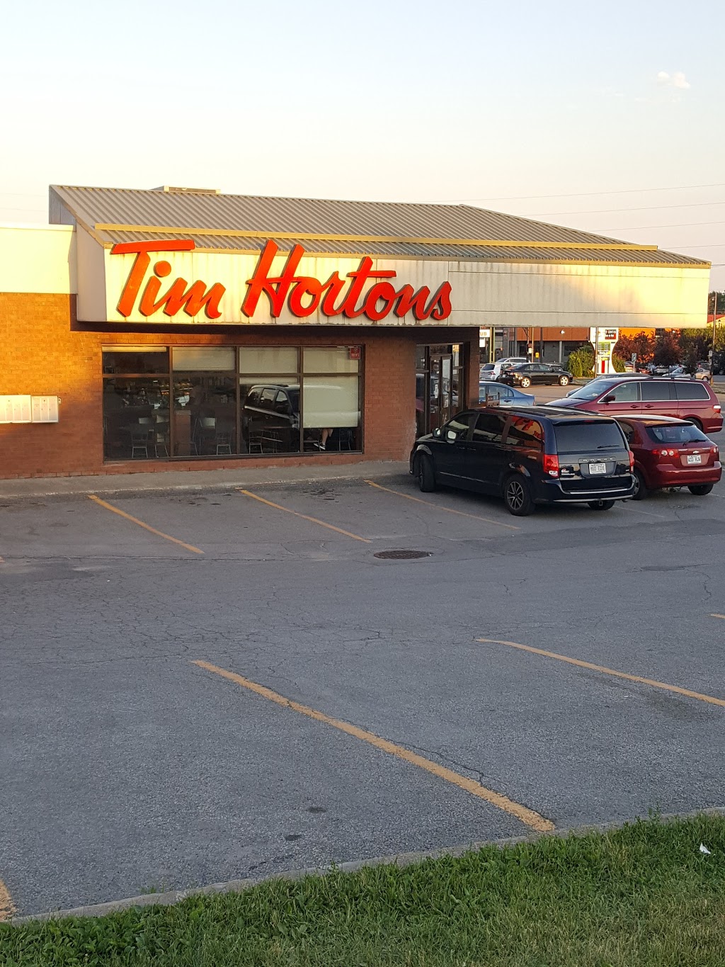 Tim Hortons | 111 Boulevard Industriel, Repentigny, QC J6A 4X5, Canada | Phone: (450) 585-1375