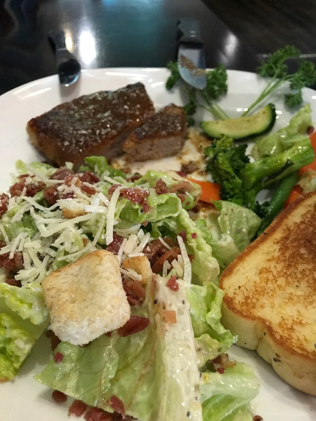 Sand Castle Steakhouse | 5227 Lakeshore Dr, Sylvan Lake, AB T4S 1Y8, Canada | Phone: (403) 864-0011