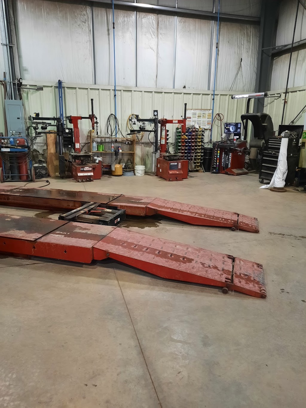 Miller Tirecraft Moncton | 56 Urquhart Ave, Moncton, NB E1H 2R5, Canada | Phone: (506) 384-7733