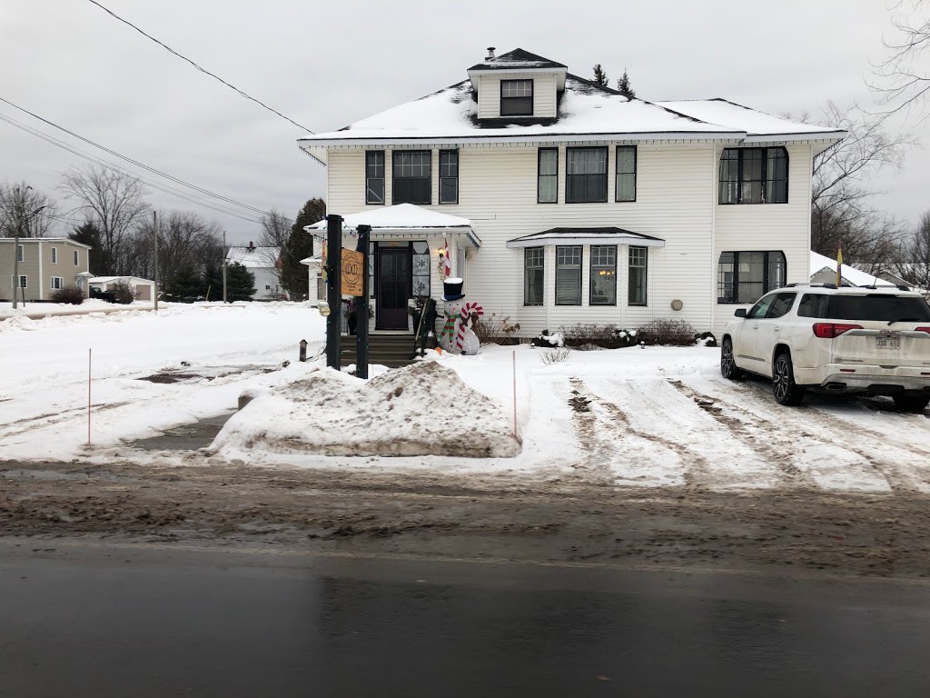 The White Manor On Main | 209 Main St, Chipman, NB E4A 1X3, Canada | Phone: (506) 261-4189