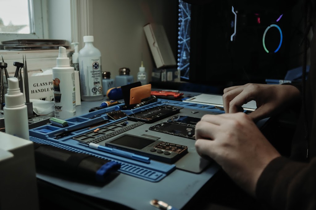 FixMyPhone Repair and Refurbishment | 45867 Verbena Dr, Chilliwack, BC V2R 0H5, Canada | Phone: (778) 957-7463