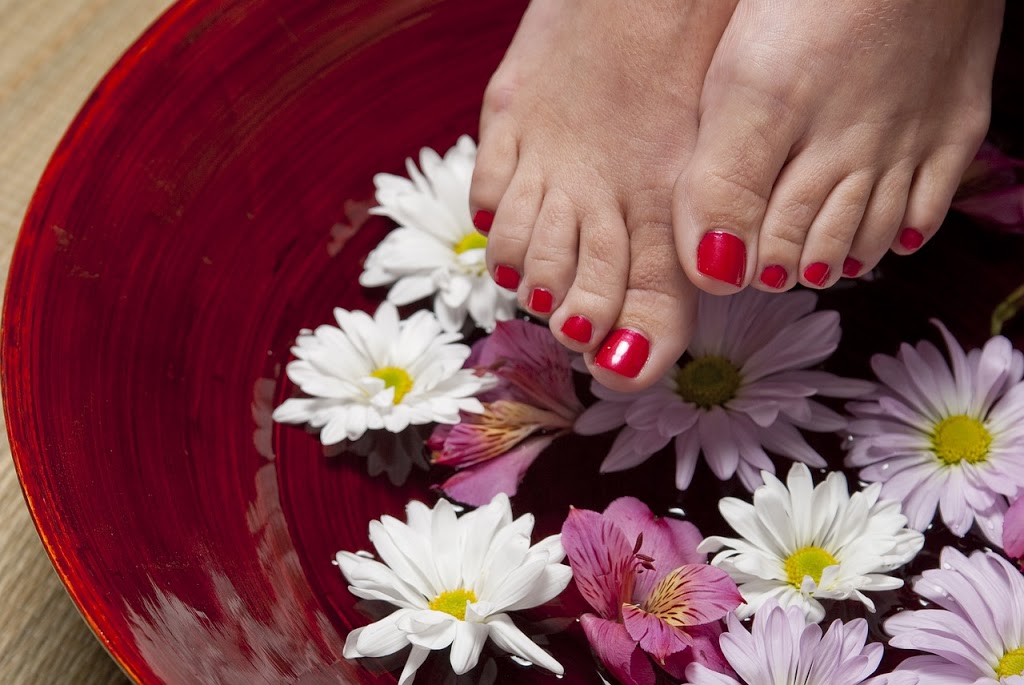 Esthetique Mireille Caron | 2707, Chemin Ste-Foy Québec (Québec Près de lHopital Laval, Service à domicile Soins de pieds, Québec, QC G1V 1V3, Canada | Phone: (418) 951-8774
