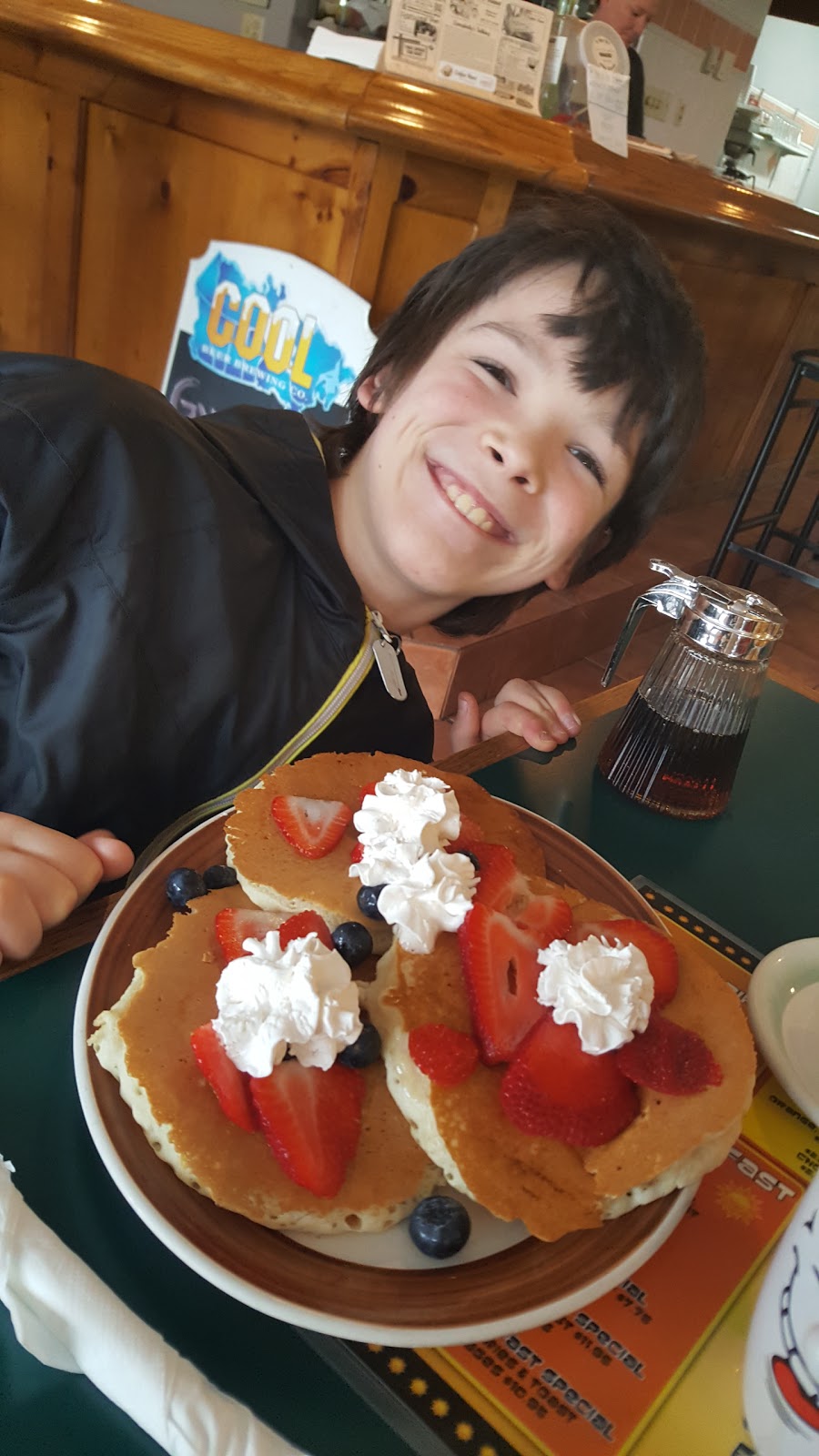 Golden Grill IV Family Restaurant & Tavern | 1009 Ontario Rd, Welland, ON L3B 5E5, Canada | Phone: (905) 734-3944