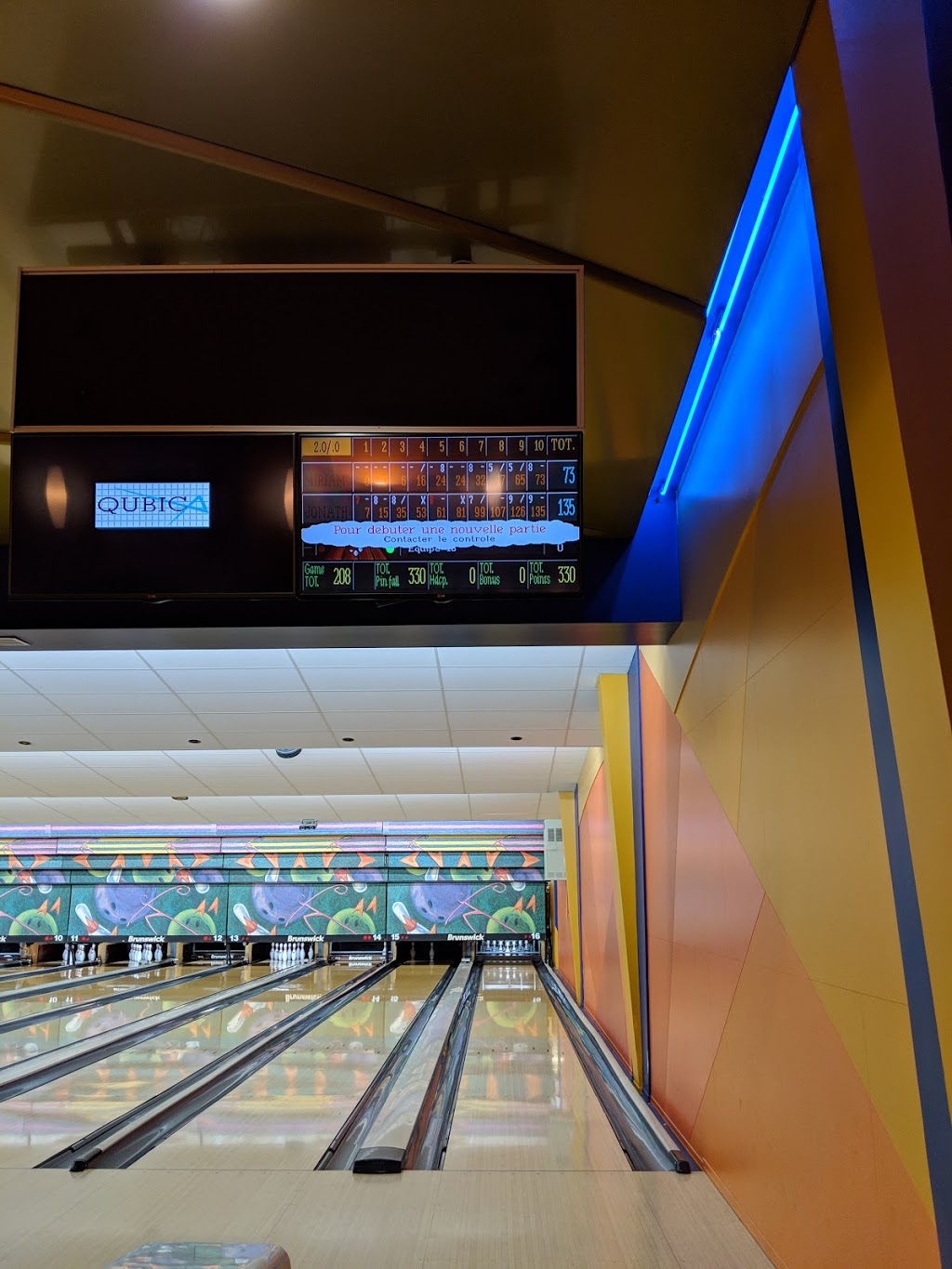 Bowl-Mat | 300 Rue Terry Fox, Saint-Eustache, QC J7P 5C6, Canada | Phone: (450) 623-6400