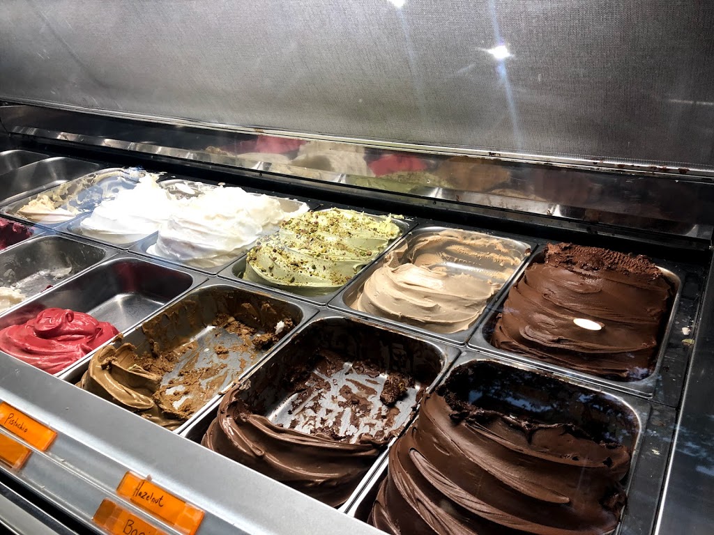 Ed’s Real Scoop | 2370 Lake Shore Blvd W, Etobicoke, ON M8V 1B6, Canada | Phone: (416) 259-9595