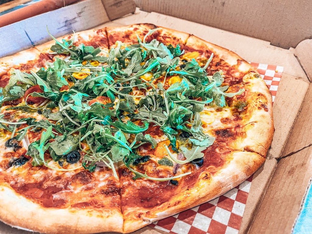 Casse-Croûte Pizza | 1881 Chem. Principal, Saint-Mathieu-du-Parc, QC G0X 1N0, Canada | Phone: (819) 532-1062