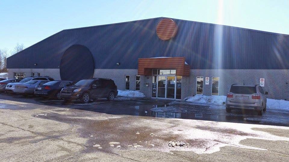 Quilles Visitation Inc | 1011 Rue de la Visitation, Saint-Charles-Borromée, QC J6E 7Y8, Canada | Phone: (450) 759-1000