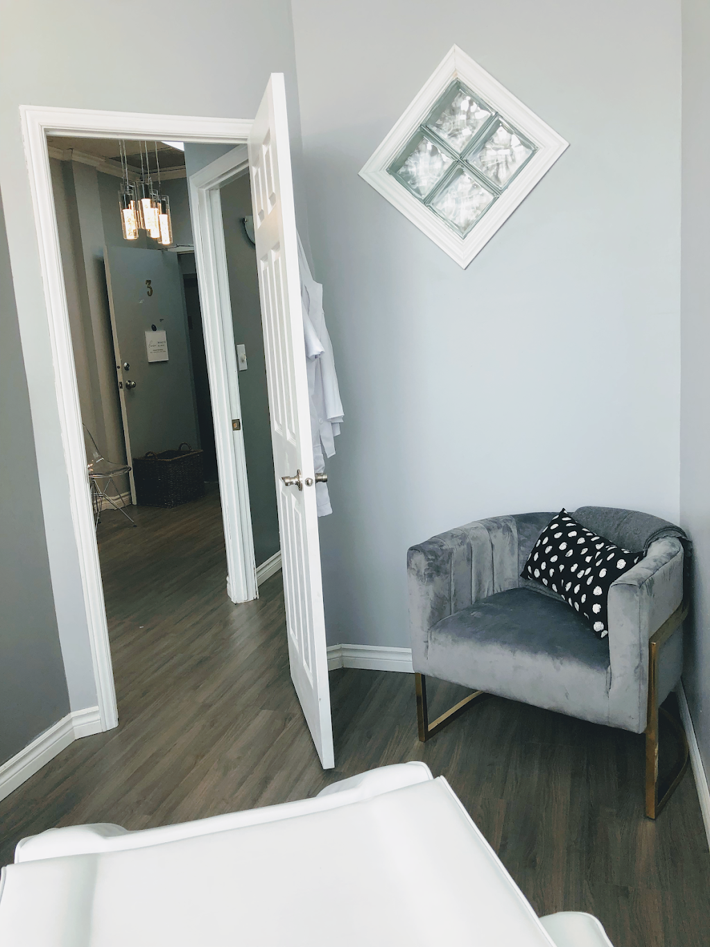 AVÄYA Skin | 875 Bank St suite 3, Ottawa, ON K1S 3W4, Canada | Phone: (647) 963-0550