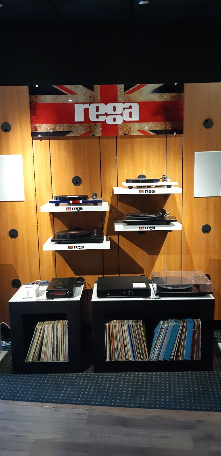 Audioshop | 685 Bank St, Ottawa, ON K1S 3T8, Canada | Phone: (613) 233-1201