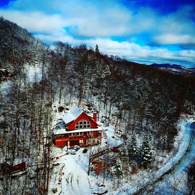 Chalet Le Montagnard des Pays den Haut | 4345 Rue De lHéritage, Sainte-Adèle, QC J8B 2H9, Canada | Phone: (888) 456-8745