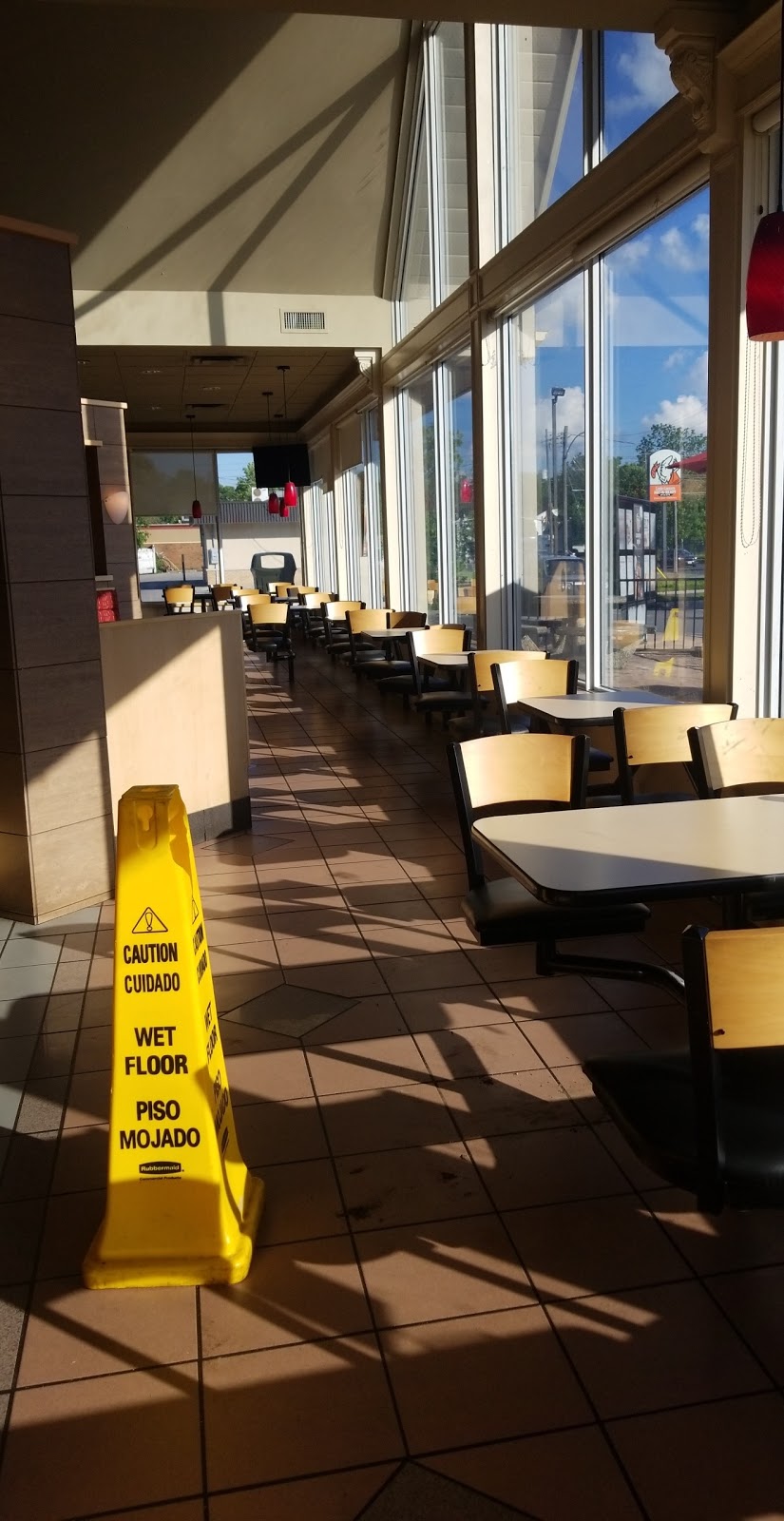 Dairy Queen | 828 Chemong Rd, Peterborough, ON K9H 5Z7, Canada | Phone: (705) 745-3002
