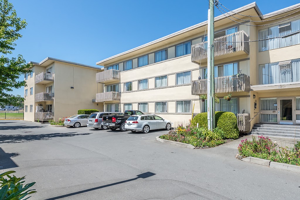 Gorge Vale Apartments | 1180 Colville Rd, Victoria, BC V9A 4P7, Canada | Phone: (250) 360-1983