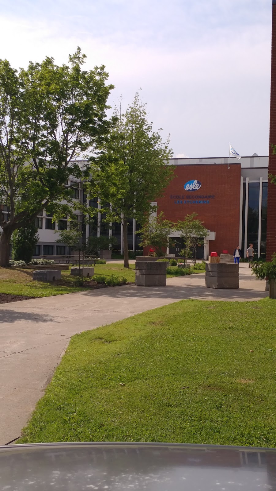School Secondary Les Etchemins | 3724 Avenue des Églises, Charny, QC G6X 1X4, Canada | Phone: (418) 834-2462
