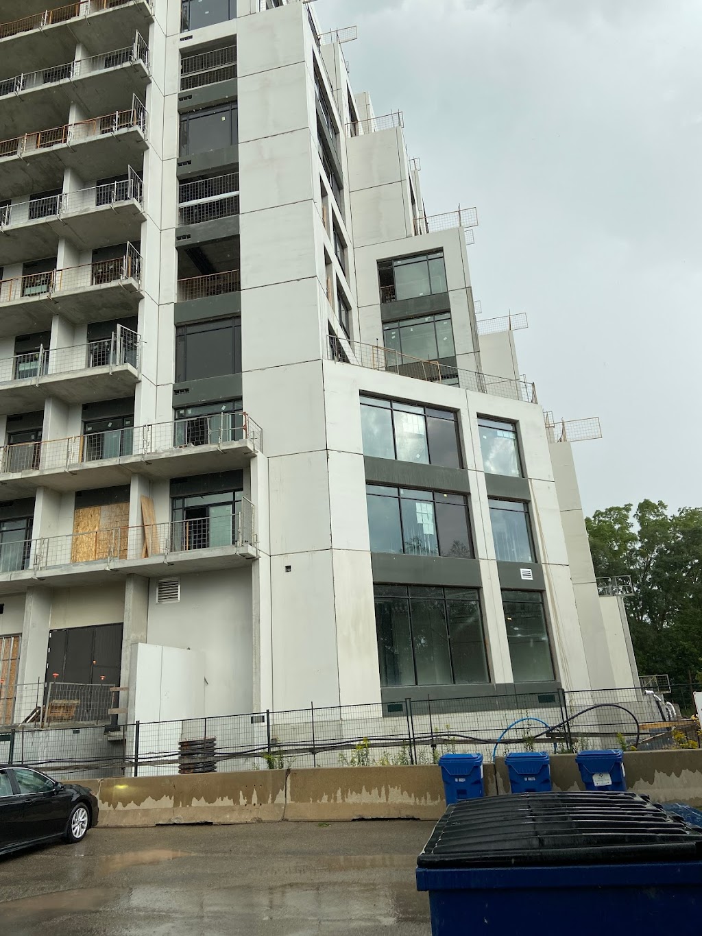 Edgewater Condominiums | 71 Wyndham St S, Guelph, ON N1E 5R4, Canada | Phone: (709) 500-2995