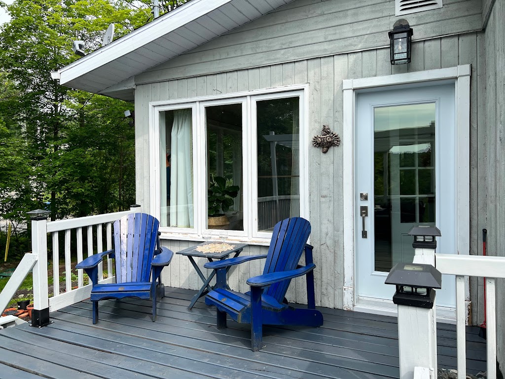Forest bed and breakfast with river rest area | 6289 Rte Principale, Wentworth-Nord, QC J0T 1Y0, Canada | Phone: (647) 870-4400