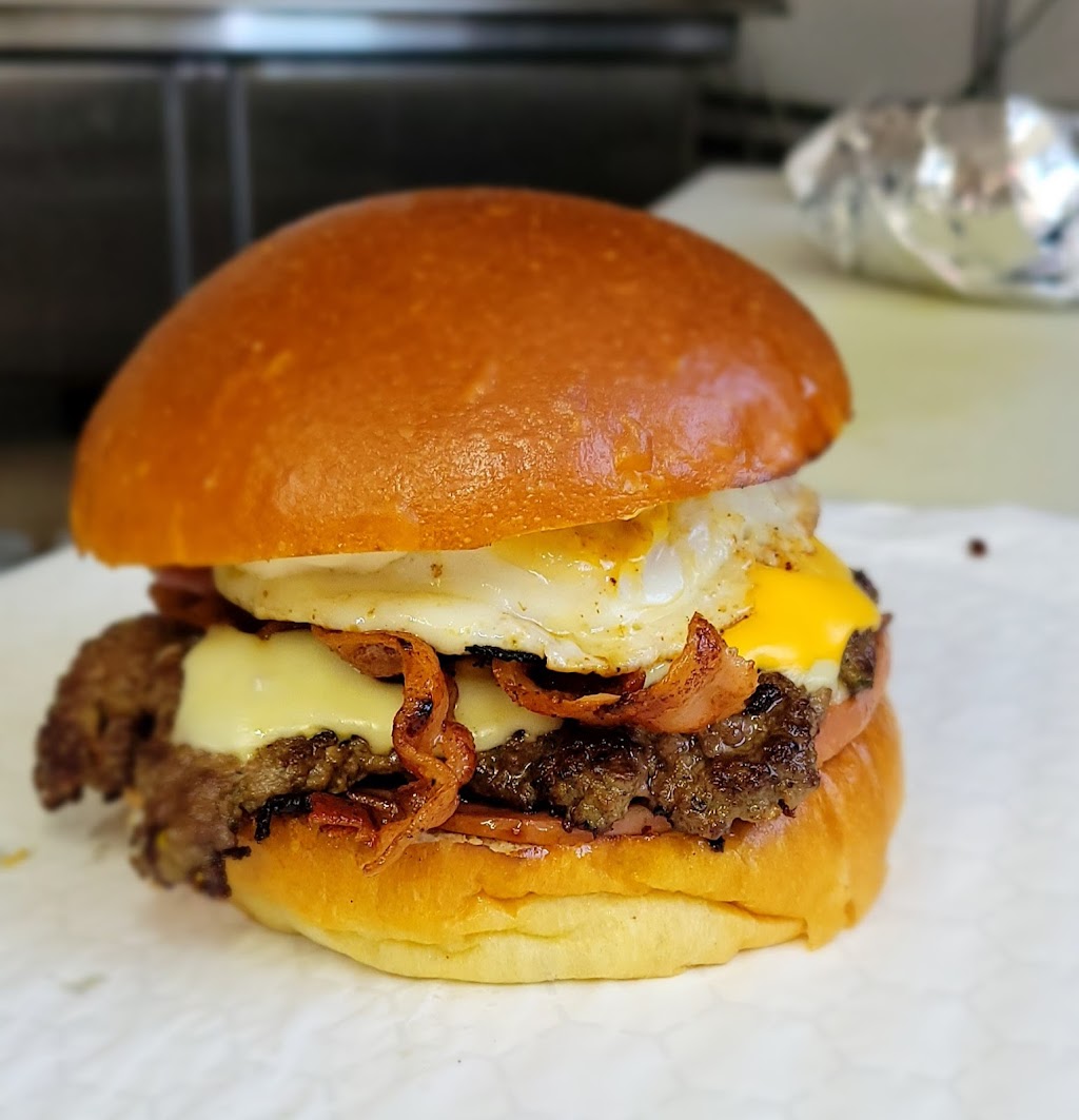 Bentleys burgers and fries | 7689 NS-207, West Chezzetcook, NS B0J 2L0, Canada | Phone: (902) 240-6669