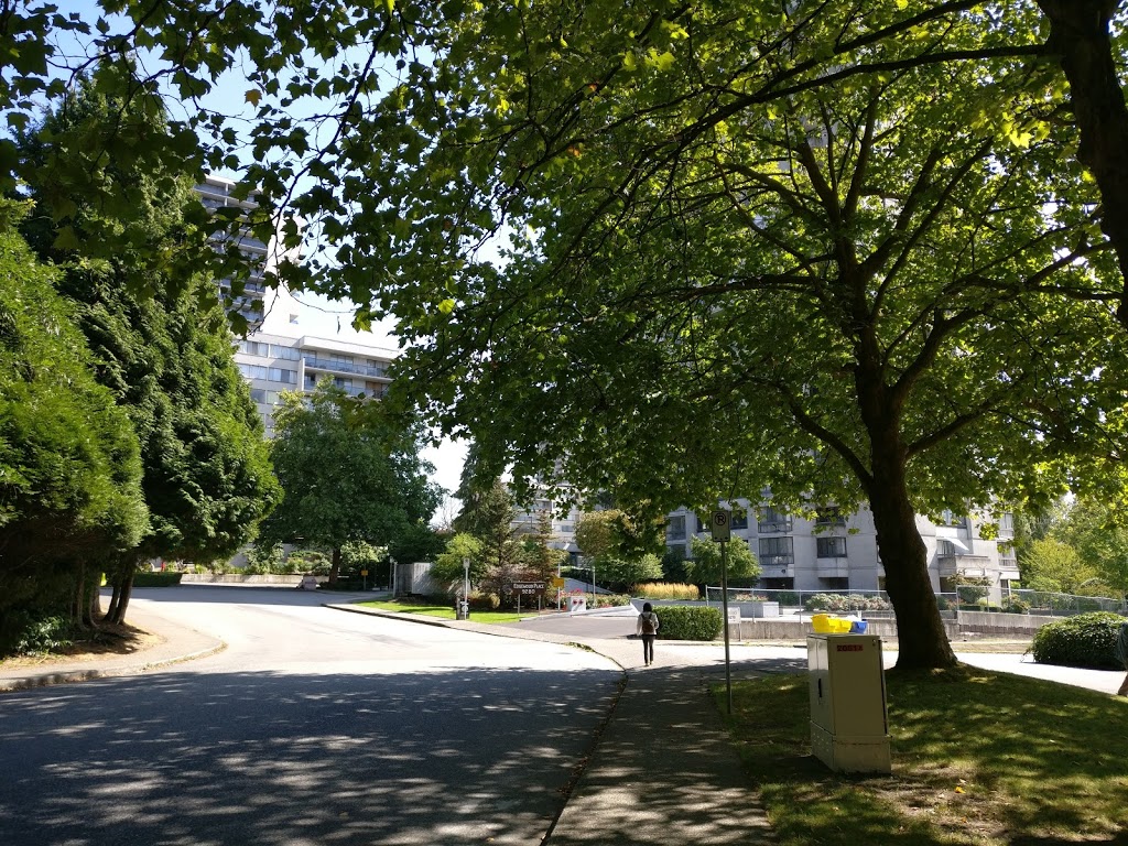 Edgewood Place | 9280 Salish Ct, Burnaby, BC V3J 7J8, Canada | Phone: (604) 420-3172