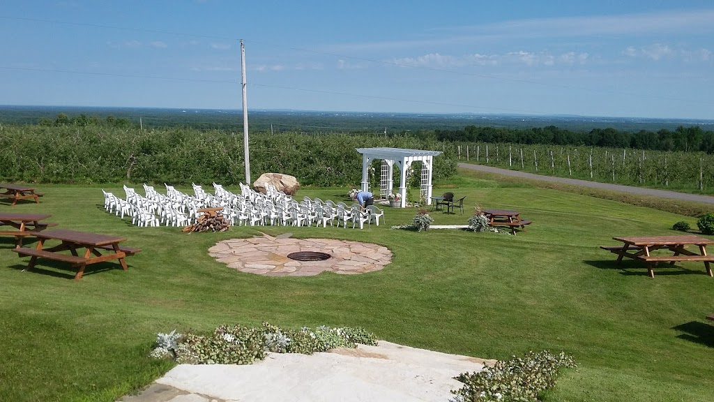Le Pavillon Du Verger | 2232 Montée Brooks, Franklin, QC J0S 1E0, Canada | Phone: (450) 827-2742