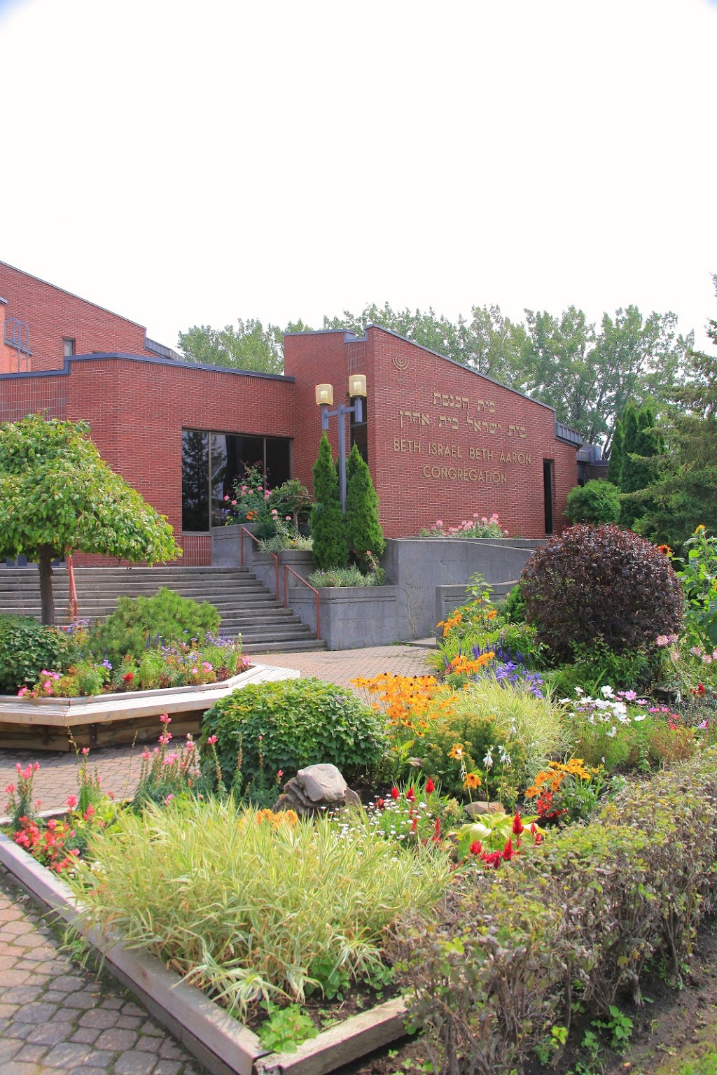 Beth Israel Beth Aaron Congregation of Cote St-Luc | 6800 Chemin Mackle, Côte Saint-Luc, QC H4W 1A4, Canada | Phone: (514) 487-1323