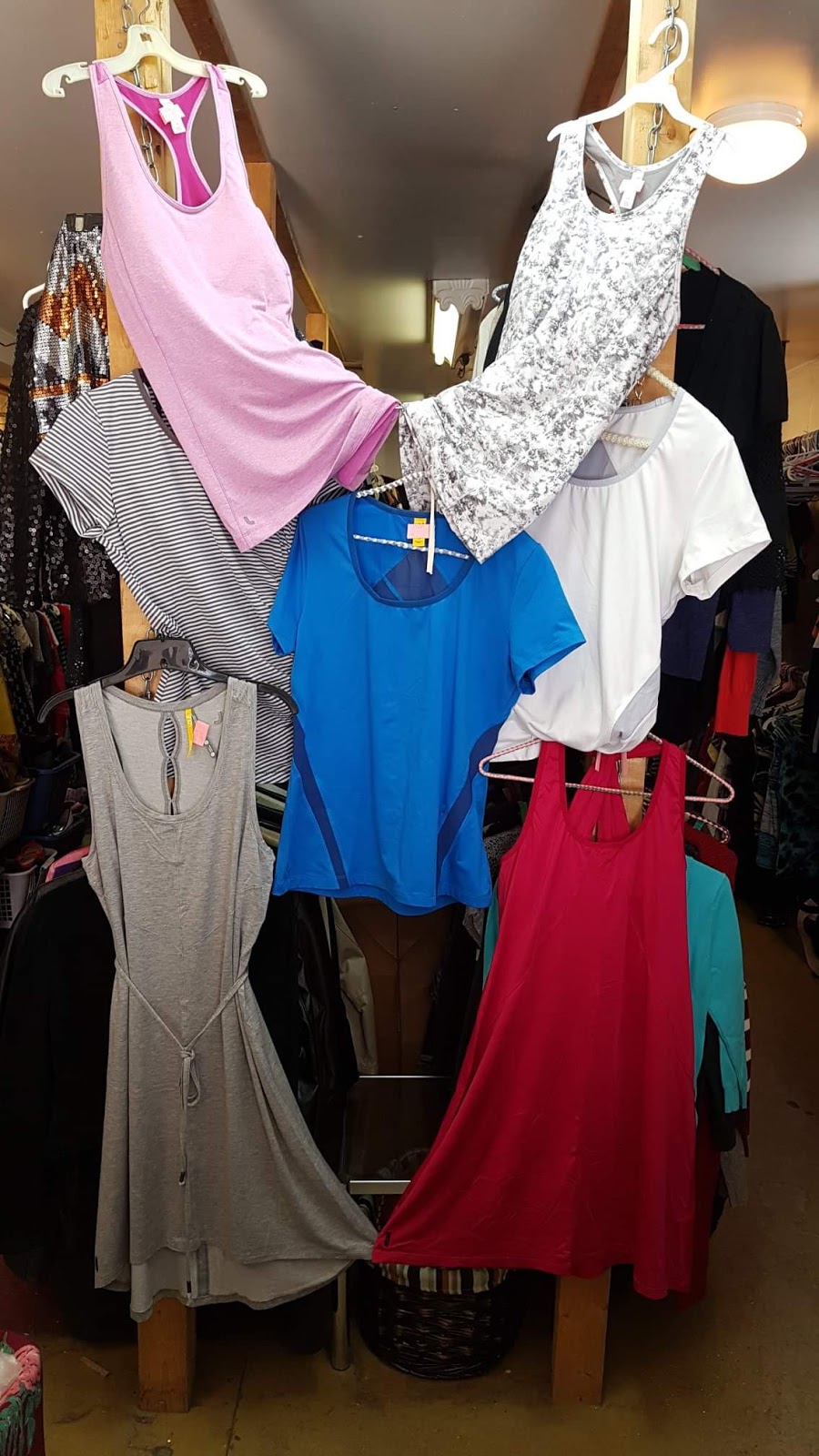Pompeos Shoppe | 72 Rue de la Rivière, Bedford, QC J0J 1A0, Canada | Phone: (450) 248-3553