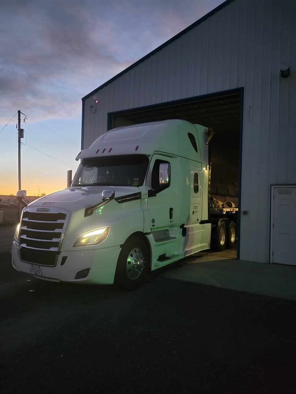 Truck RV Carwash | 209 8 Ave NW, Milk River, AB T0K 1M0, Canada | Phone: (403) 647-3900
